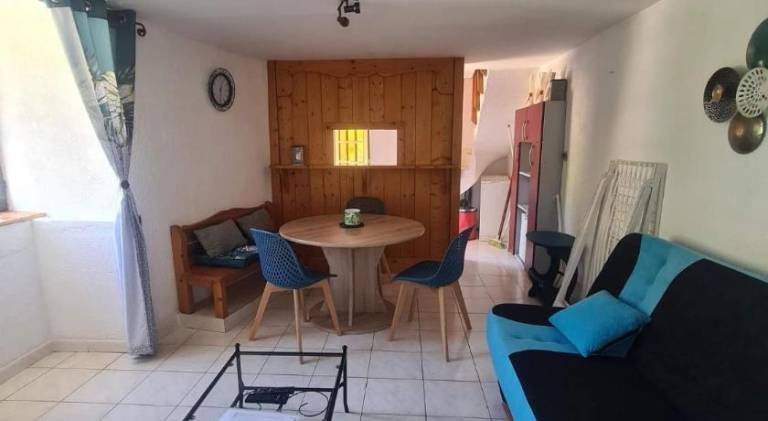 House with pool — photo 2