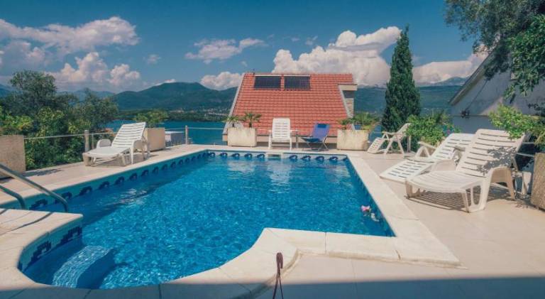 Villa with pool | Pets allowed in Tivat