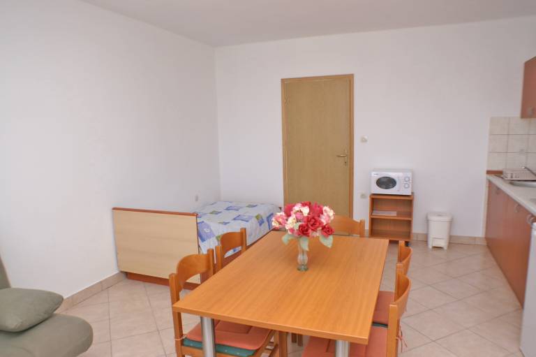 One bedroom apartment near beach Kustići, Pag (A-4087-b) — photo 3