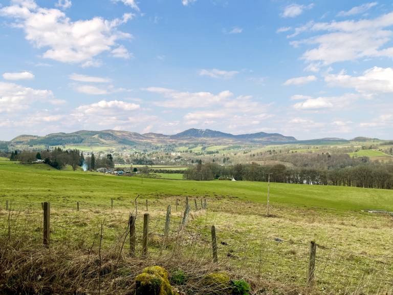 Child-friendly nice cottage with barbeque & garden | River view | Dogs allowed — photo 2