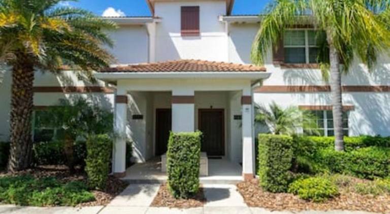 House with pool in Lake Buena Vista, FL