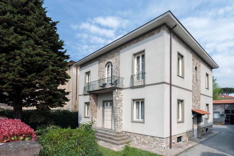 Bed & Breakfast  Lucca