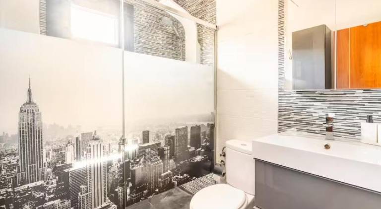 Serviced apartment with pool & patio — photo 2