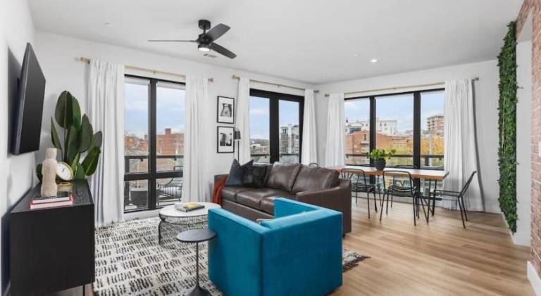 Apartment with pool & terrace in Nashville, TN
