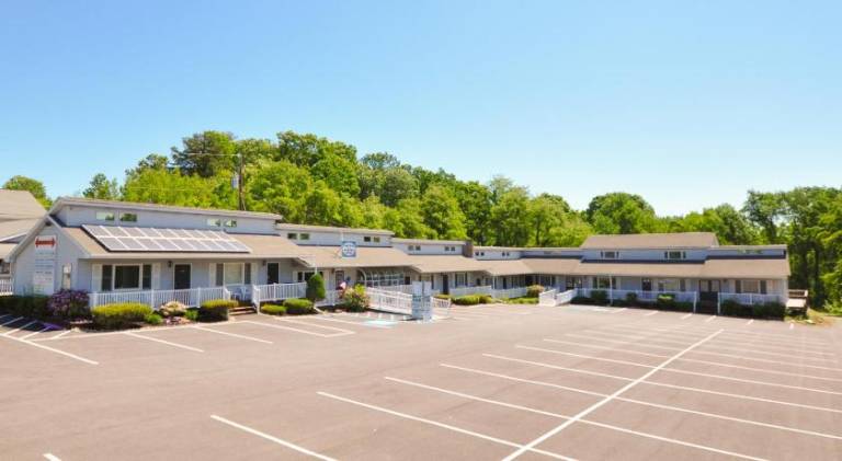 East Shore Lodging