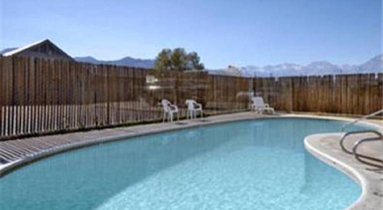 Super 8 By Wyndham Bishop — photo 3