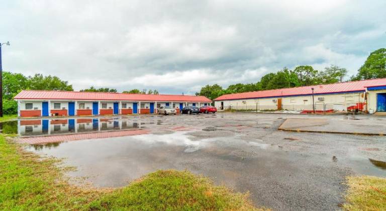 Budget Inn By OYO Palestine TX Hwy 79 — photo 5