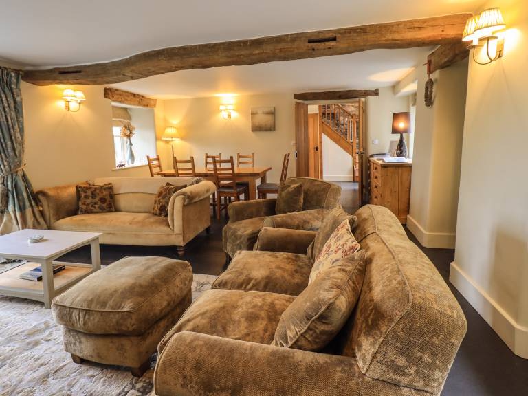 Family-friendly beautiful cottage with yard, terrace & hot tub | Dogs allowed — photo 5