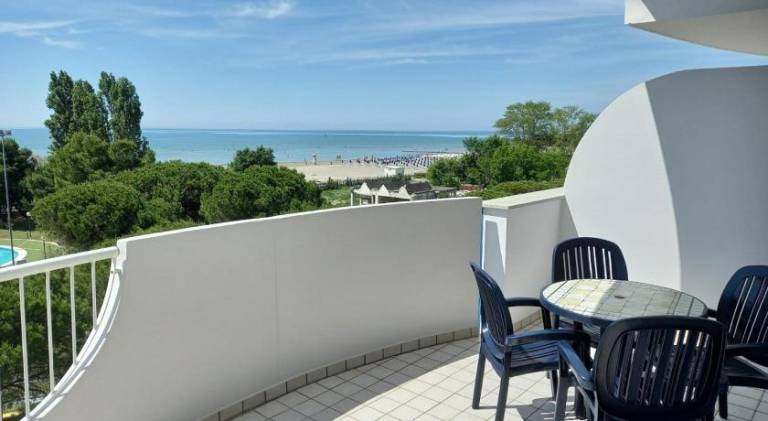 Holiday apartment with terrace | Next to the beach | Dogs allowed — photo 5