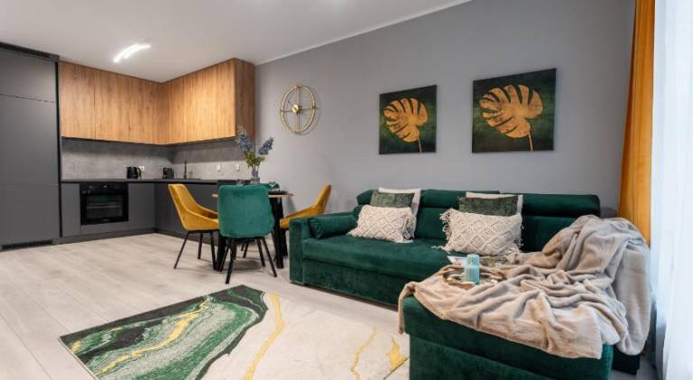 Serviced apartment with yard — photo 4
