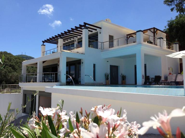 House  Moraitika