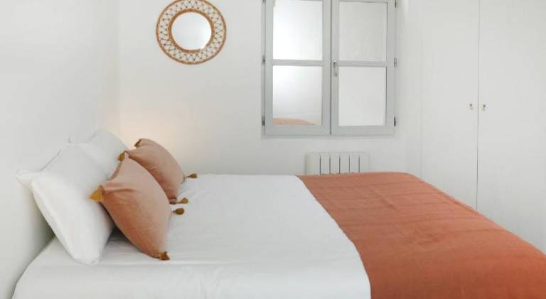 Holiday apartment with yard in Senlis