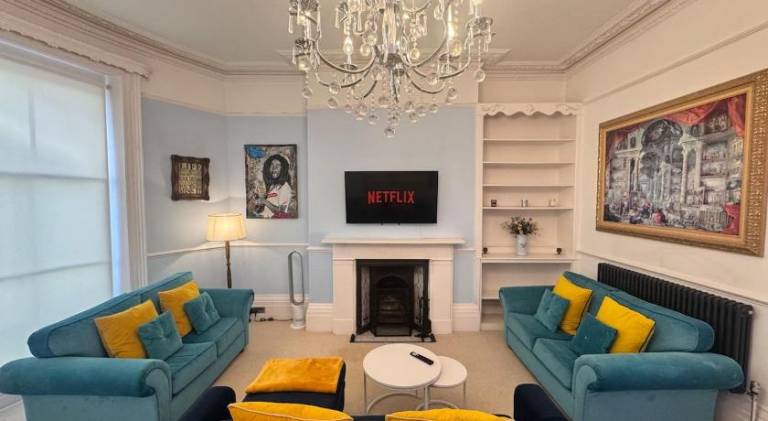Pleasant rental apartment | Near British Airways i360 | Pets allowed in Brighton
