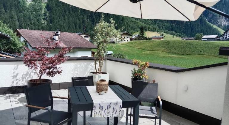 Holiday apartment with terrace — photo 5