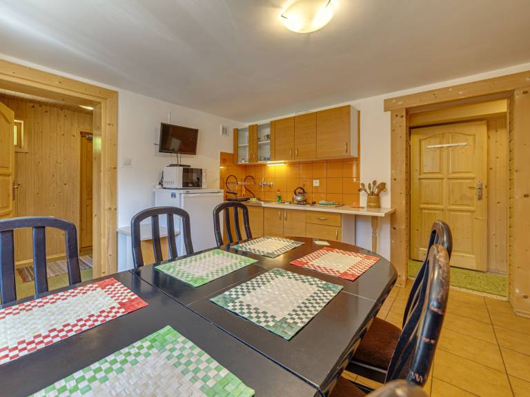 Rental apartment with pool, grill & garden — photo 4