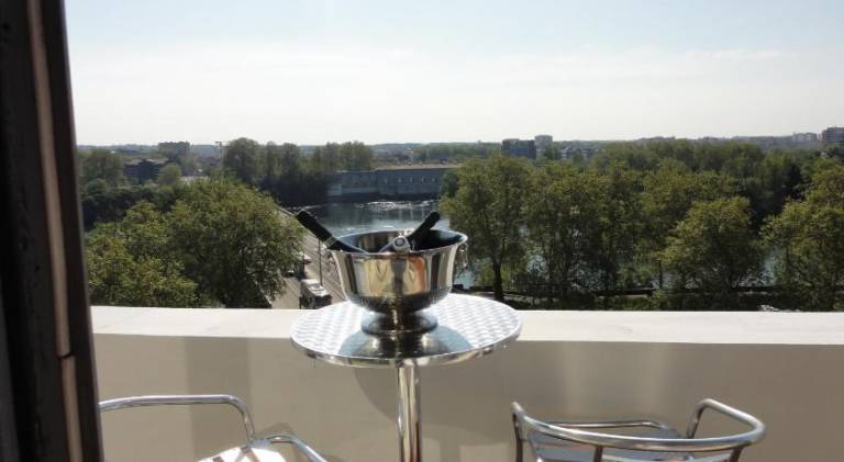 Loft vue fleuve Garonne parking gratuit — photo 5