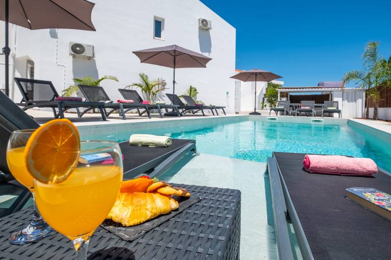 Fully equipped pleasant villa with garden, private pool & jacuzzi | Pet-friendly — photo 3