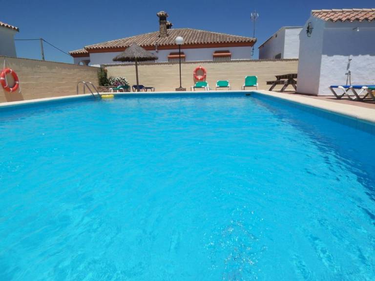 Large community pool, beautiful outdoor kitchen with grill, private garden with garden furniture - Casa Marin 1 - — photo 3