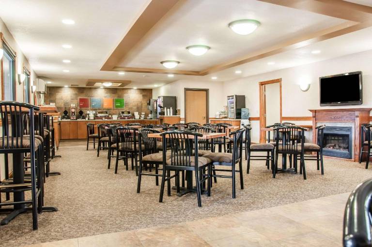 Comfort Inn Dickinson — photo 4