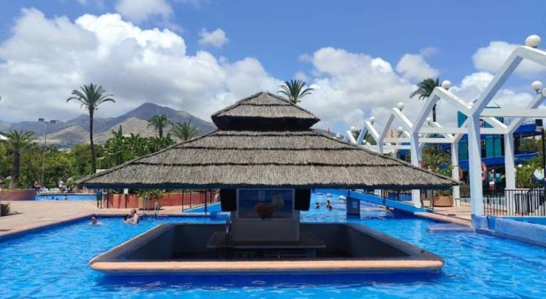 Apartment with garden, patio & private pool in Torremolinos
