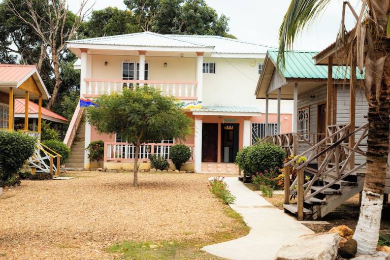 Bed & Breakfast Dangriga