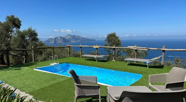 House with pool in Massa Lubrense