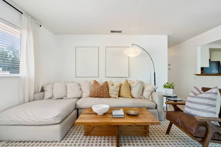 Condo with private pool — photo 3