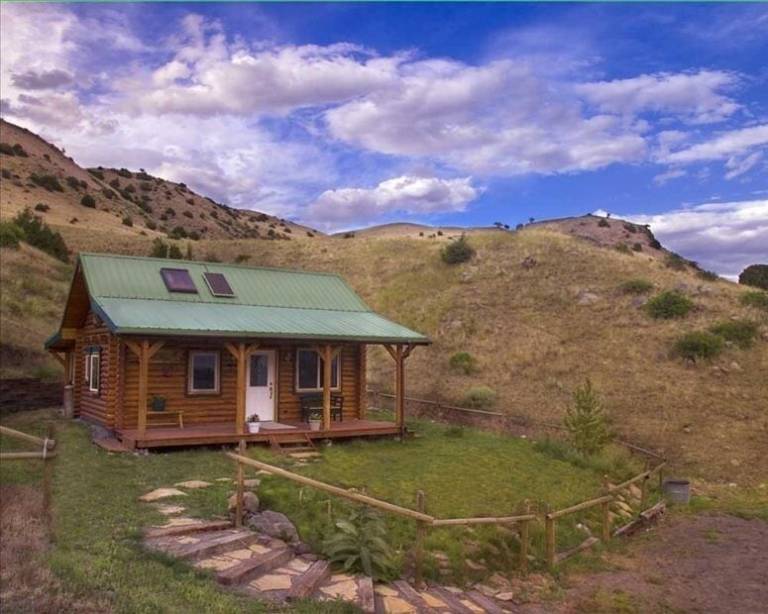 Cabin  Emigrant