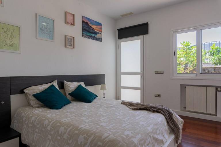 Fully equipped charming villa with jacuzzi, pool & garden | Suitable for remote work | Dogs allowed — photo 2