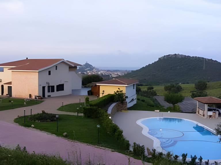 Lovely vacation home with patio, garden & pool | Dogs allowed in Posada