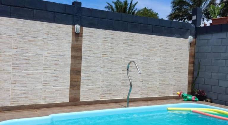 Vacation home with pool — photo 3