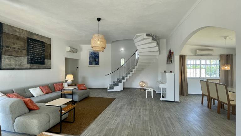 Villa with private pool, terrace & garden — photo 3