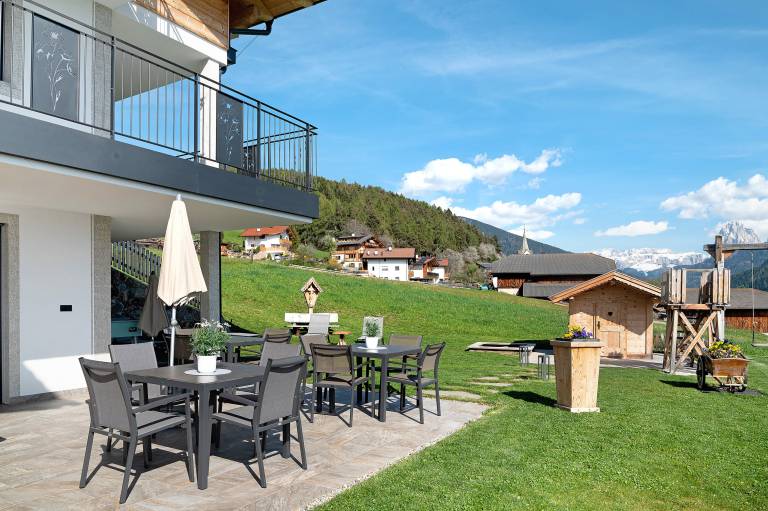Holiday Apartment 'Platiederhof Apt Unterpulg' with Mountain View, Shared Garden & Wi-Fi — photo 2