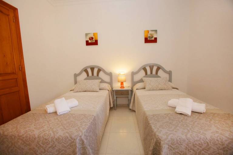 foto <!--photo--> Alquiler vacacional entre particulares  Villa  <!--idR2--> <!--idR3-->