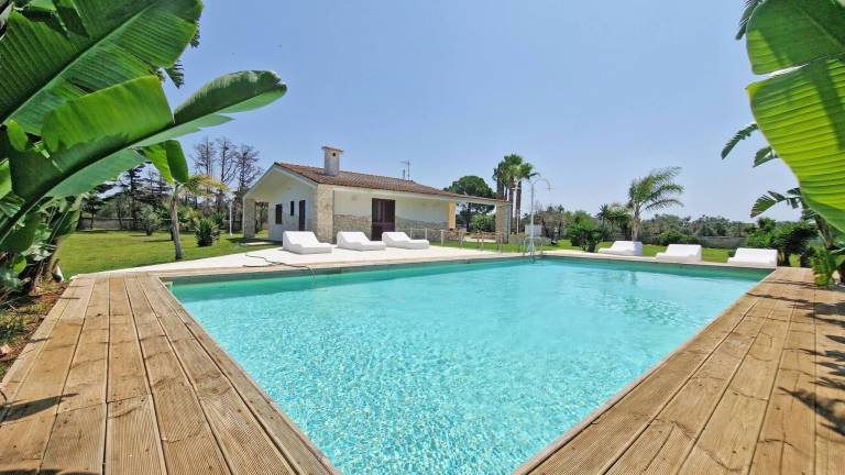 Villa with garden, BBQ & private pool | Dogs allowed in Alliste