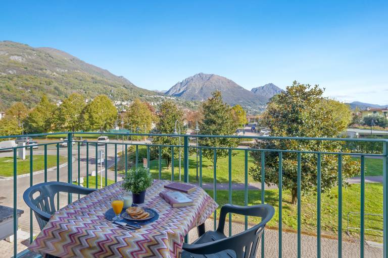 Nice apartment | Mountain view | Beach nearby | Pets are welcome in Porlezza