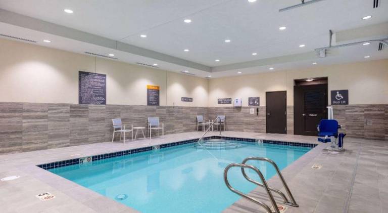 La Quinta Inn & Suites by Wyndham Centralia — photo 5