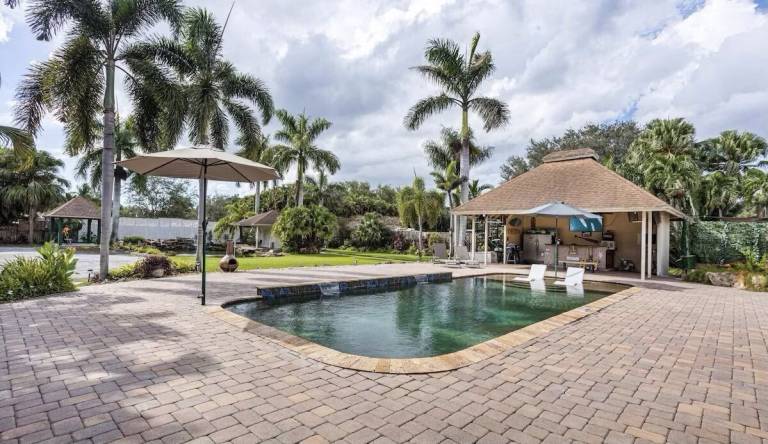 House Southwest Ranches