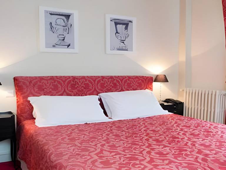 Le Boeuf Couronne - Hotel & Restaurant Chartres- Logis Hotels in Chartres