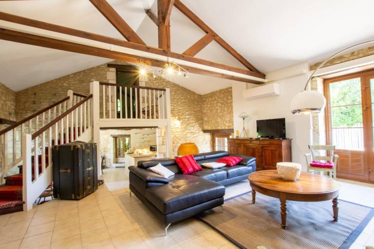 Gite with patio, garden & private pool | Dogs allowed — photo 3