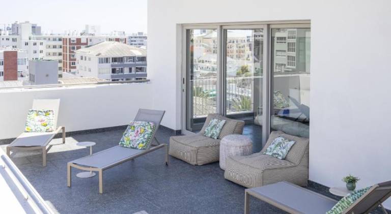 Apartment with pool | Close to Sea Point — photo 5