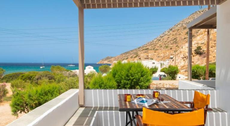 Nice rental apartment with terrace | Close to the beach | Pets are welcome in Sifnos