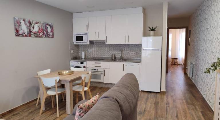 Apartment with terrace — photo 3