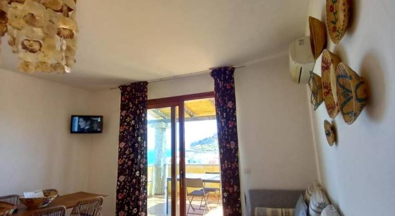 Holiday apartment with patio — photo 2