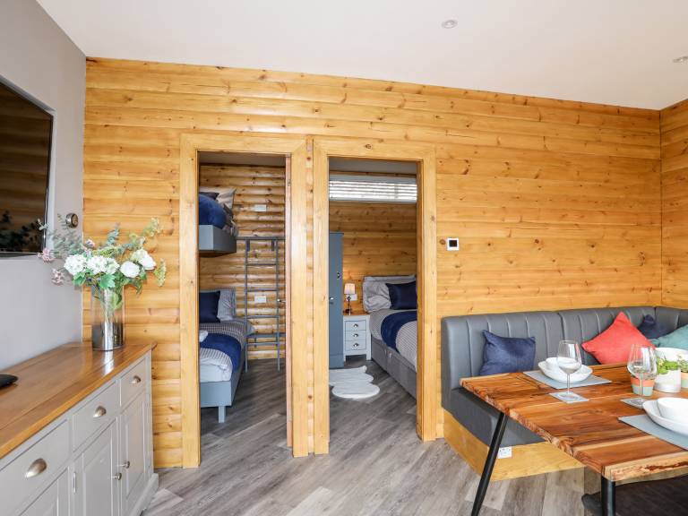 Cottage with hot tub & garden — photo 4