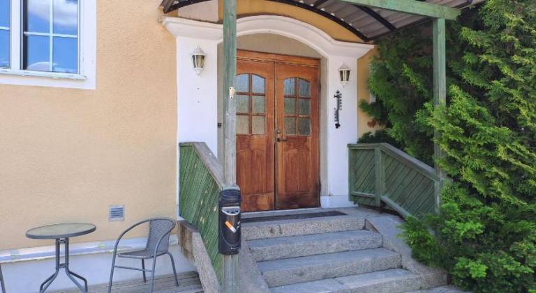 Pleasant rental apartment with yard, pool & terrace | Pets allowed — photo 4