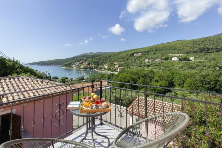 Villa  Crni