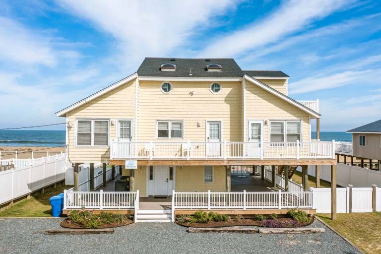 Shore Relaxin' Oceanfront Dog Friendly, Private Pool, Hot Tub — photo 2