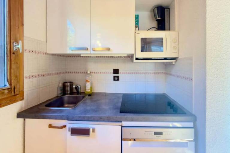 Pleasant apartment with patio | Ski nearby | Pets allowed — photo 2