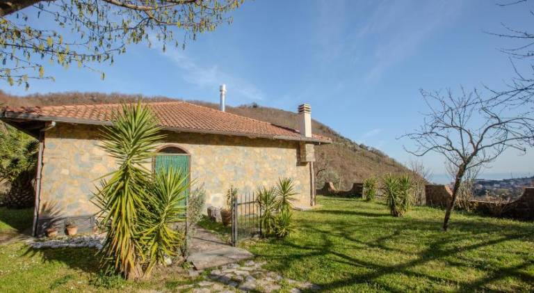 Villa with 3 rooms for 10 persons in Tramonti